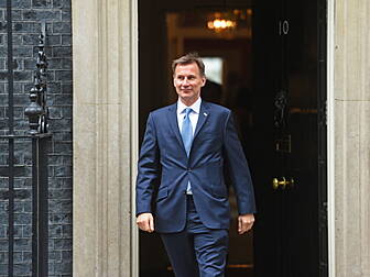 Hunt Says Brexit Without Backs...